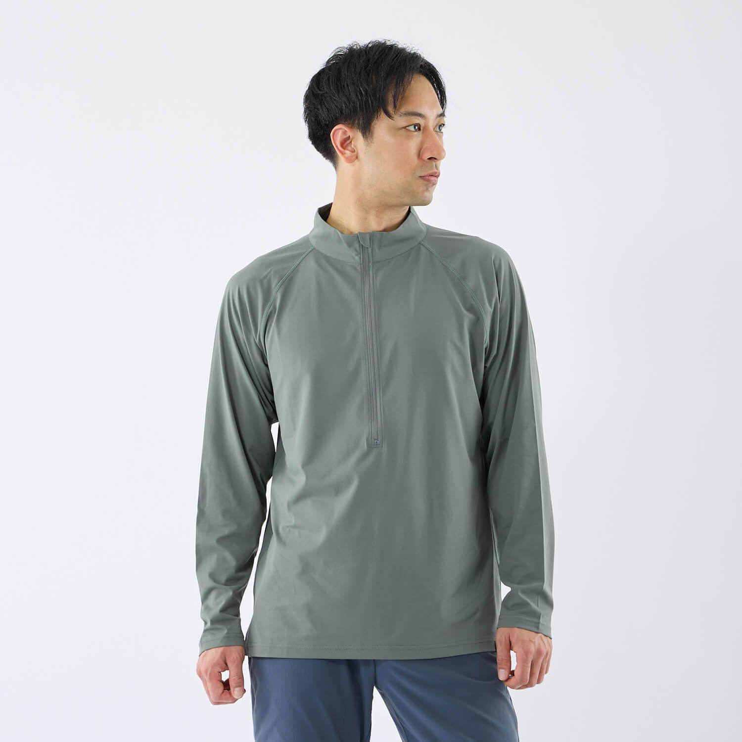 モデル 178cm　着用サイズ：L　着用カラー：カーキ