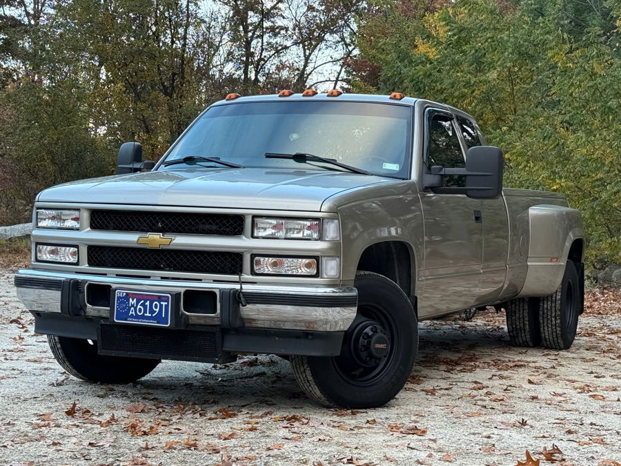 Matthew's 1998 Chevy C3500 equipped with HornBlasters Flatlaw 127H Train Horn Kit
