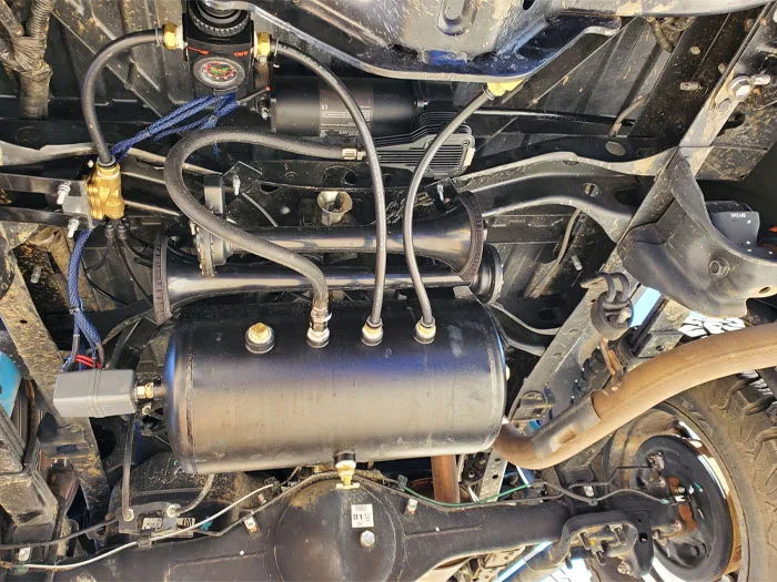 Undercarriage black air tank compressor train horns solenoid brass fittings wiring Jeremy's Tacoma 544K gallery photo 2