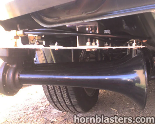 Front angle of Jason's 2010 Honda Civic with Conductor's Special 232 train horn kit HornBlasters gallery photo 3