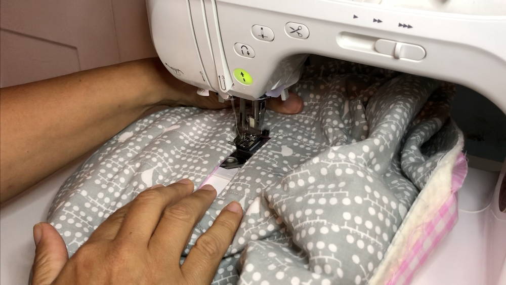 Make a very easy to sew Sewing Machine Cover - SewGuide
