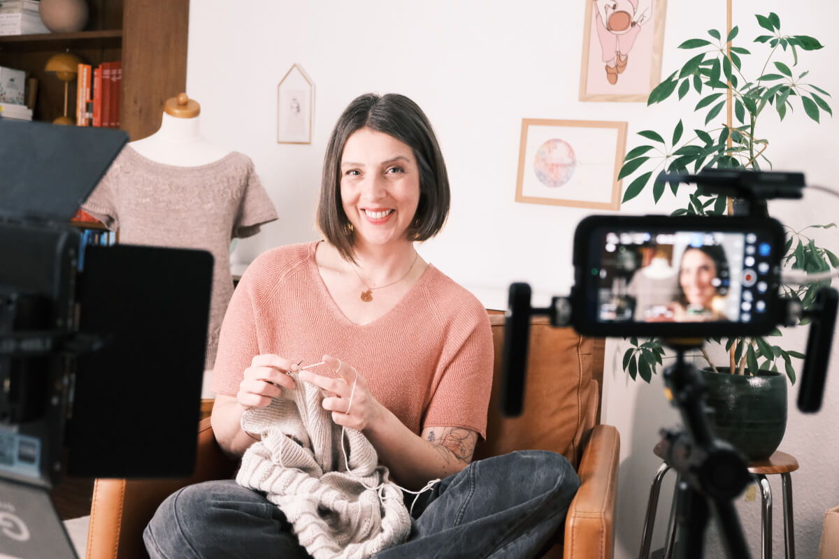 Porträt von Strickdesignerin Melanie Berg