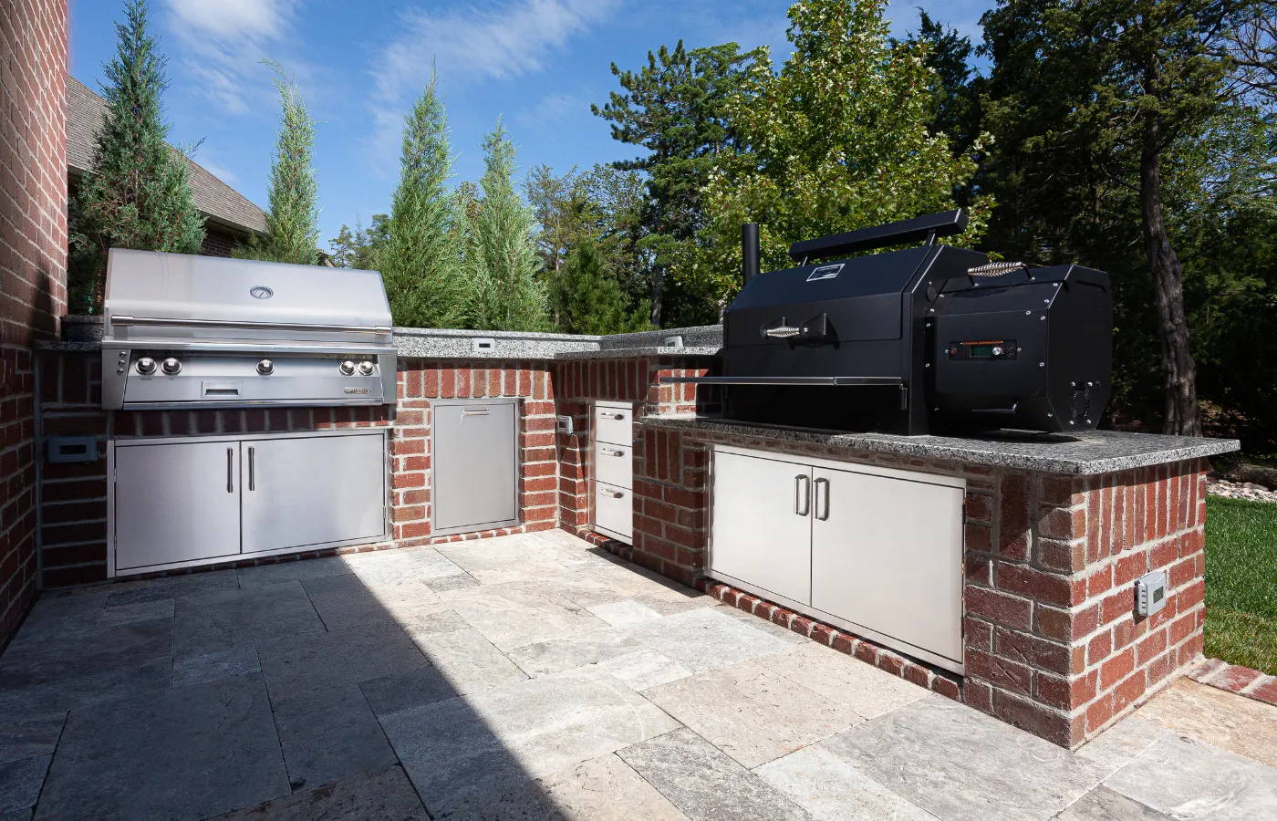 https://www.atbbq.com/pages/traditional-l-shaped-outdoor-kitchen