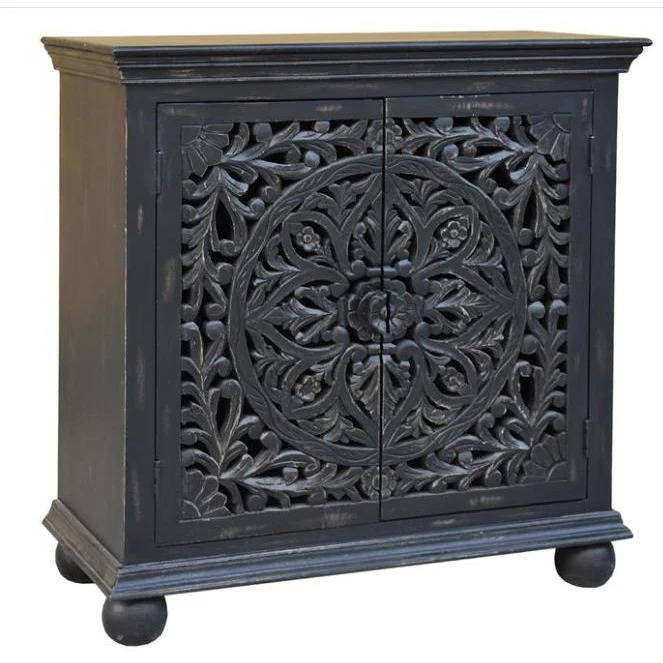 What Are The Features & Benefits Of Accent Chests?