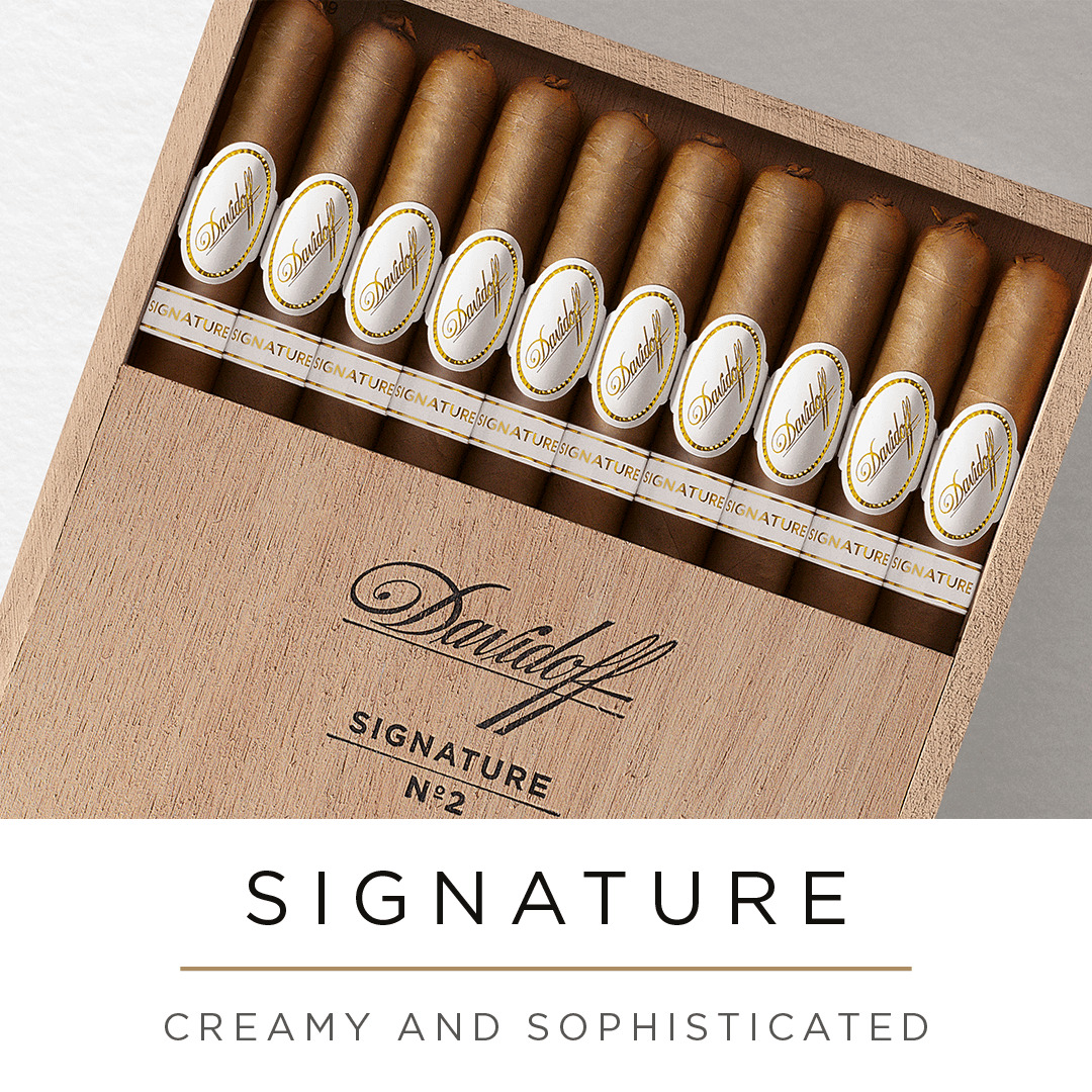 Opened wooden box of Davidoff Signature Nr. 2 cigars. 