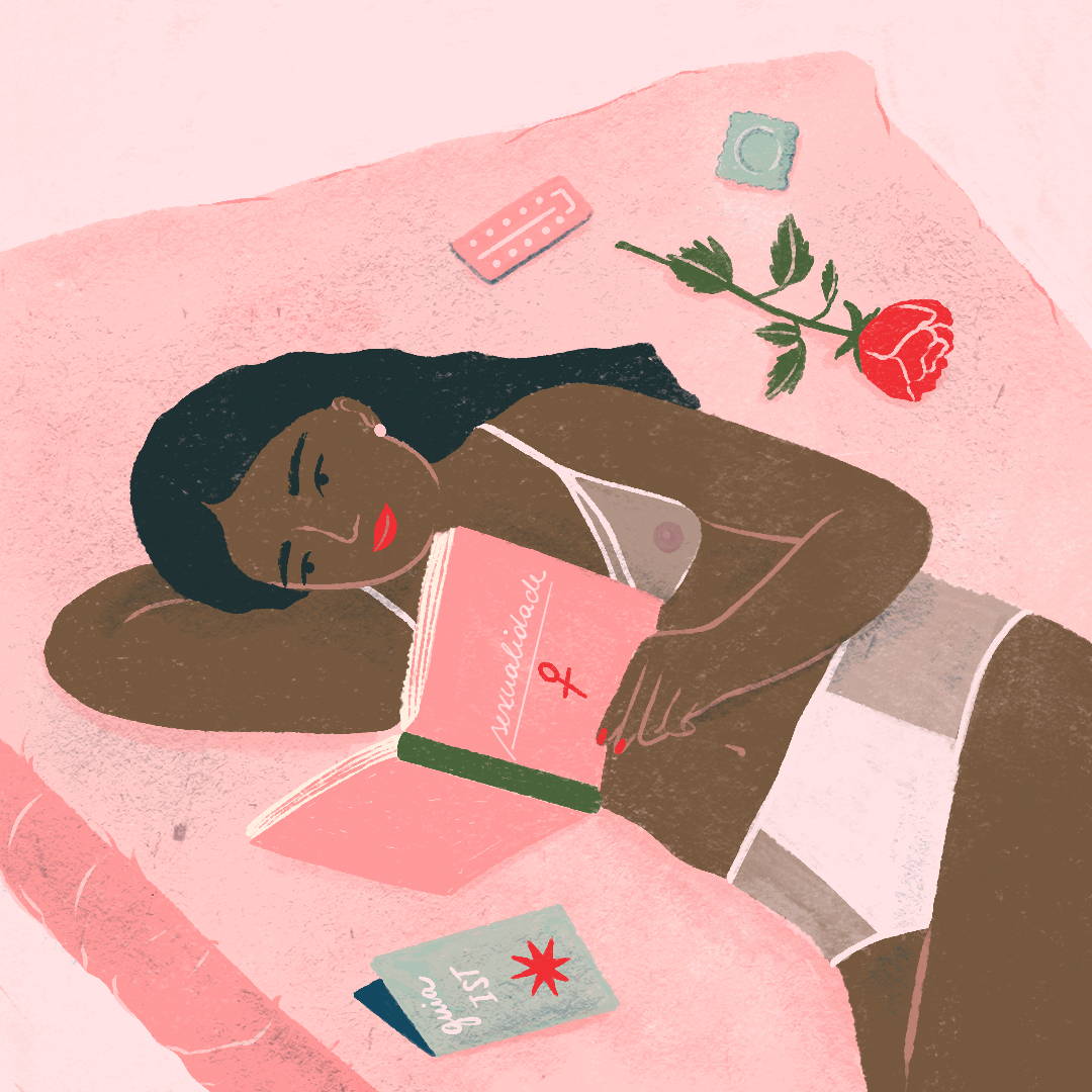 Ilustração de mulher deitada na cama lendo um livro. Atrás dela uma rosa