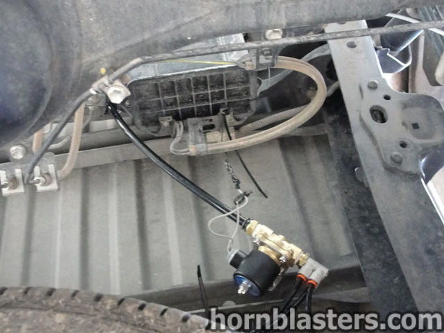 Cody's 2010 Toyota Tundra Train Horn Install
