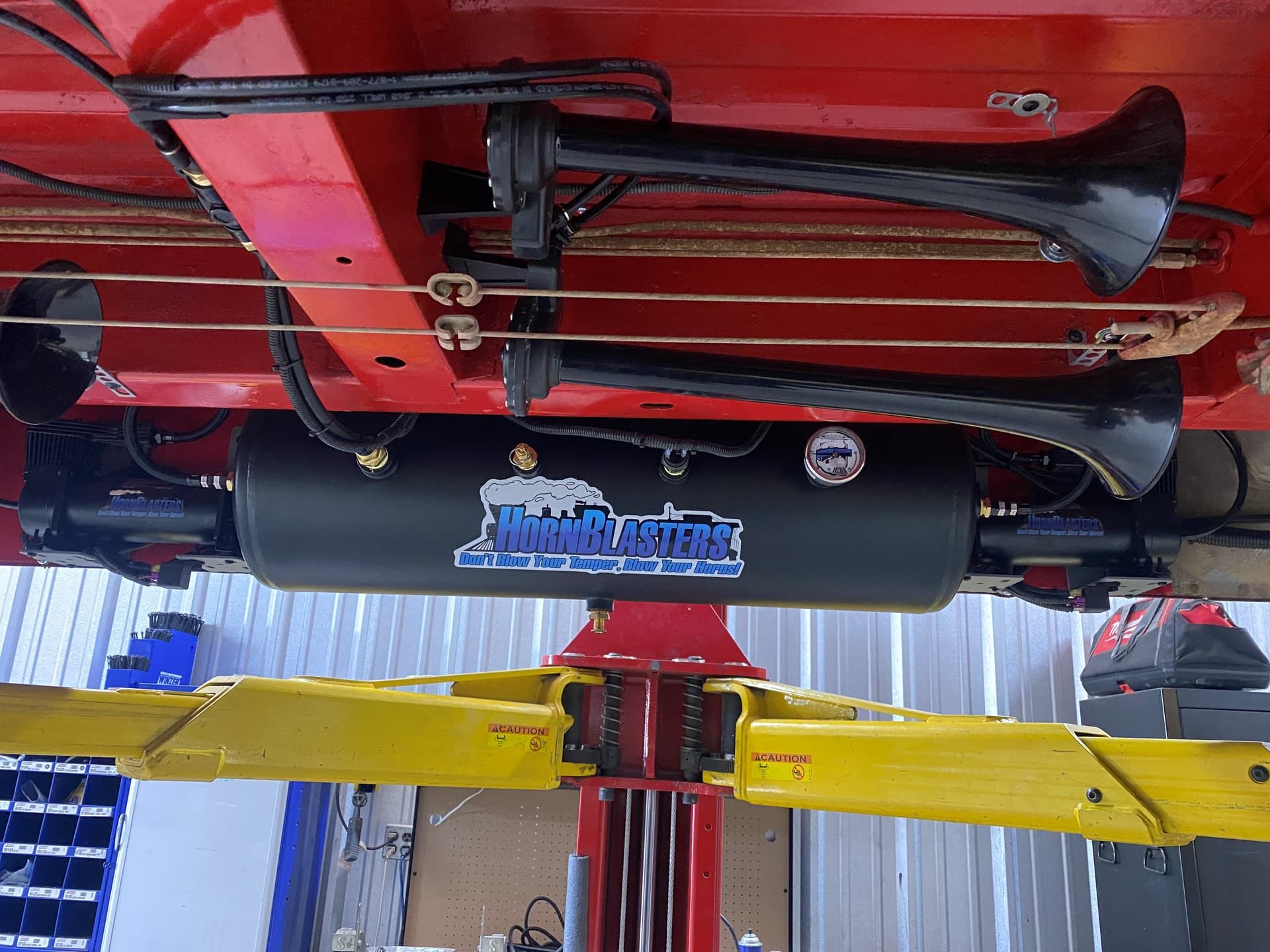 Steve's 1970 Ford Econoline E200 Train Horn Install