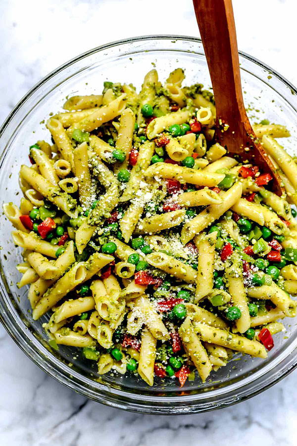 Pesto Pasta with Bell Peppers and Peas recipe