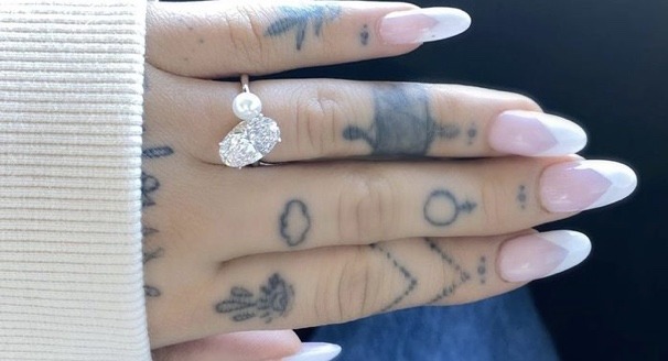Ariana Grande's two stone engagement ring