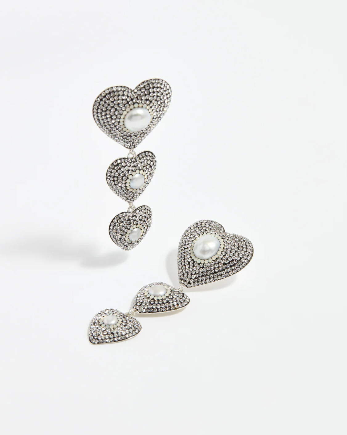 SORU JEWELELRY CRYSTAL HEART EARRINGS ON KELSEA BALLERINI Rhodium plated solid silver, baroque pearls and crystals