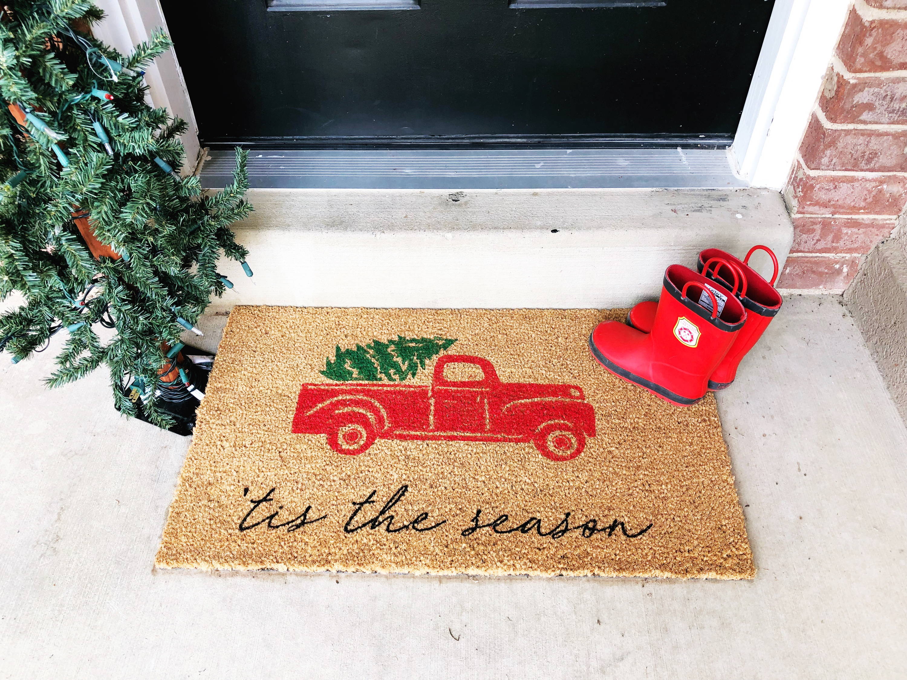 Merry Christmas Welcome Mat Vinyl Christmas Doormat Small -  in 2023   Front door christmas decorations, Christmas door decorations, Front porch  christmas decor