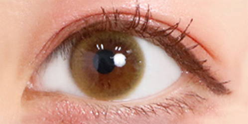 ルーチェベージュの装用写真,DIA14.0mm,着色直径12.6mm,BC8.6mm|eyemake 1month(アイメイクマンスリー) コンタクトレンズ