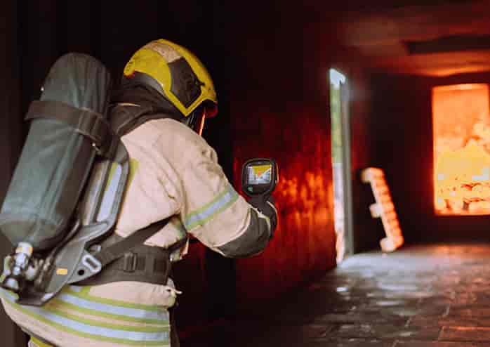 Wireless-connected thermal camera for live incident monitoring