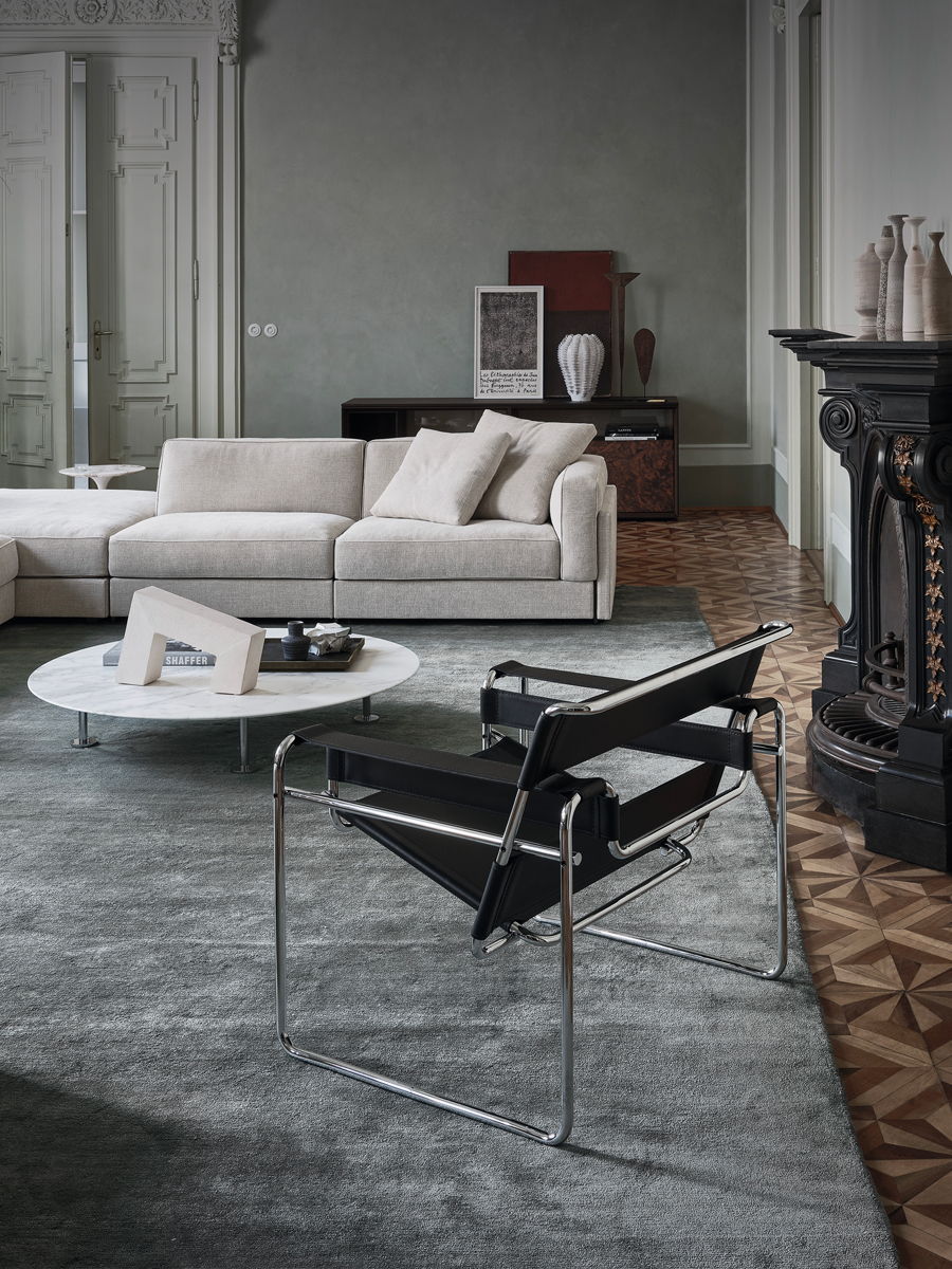Wassily armchair black leather by knoll