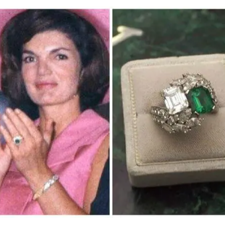 Jackie Kennedy emerald and diamond toi et moi ring
