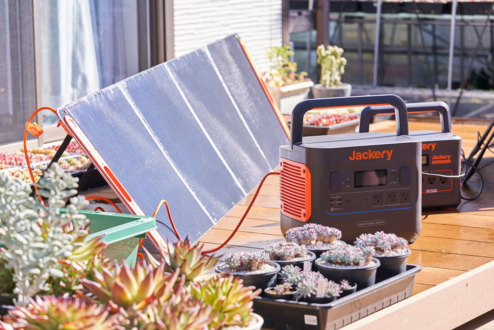 Jackeryのソーラーパネルでアウトドアやベランダでも太陽光自家発電が