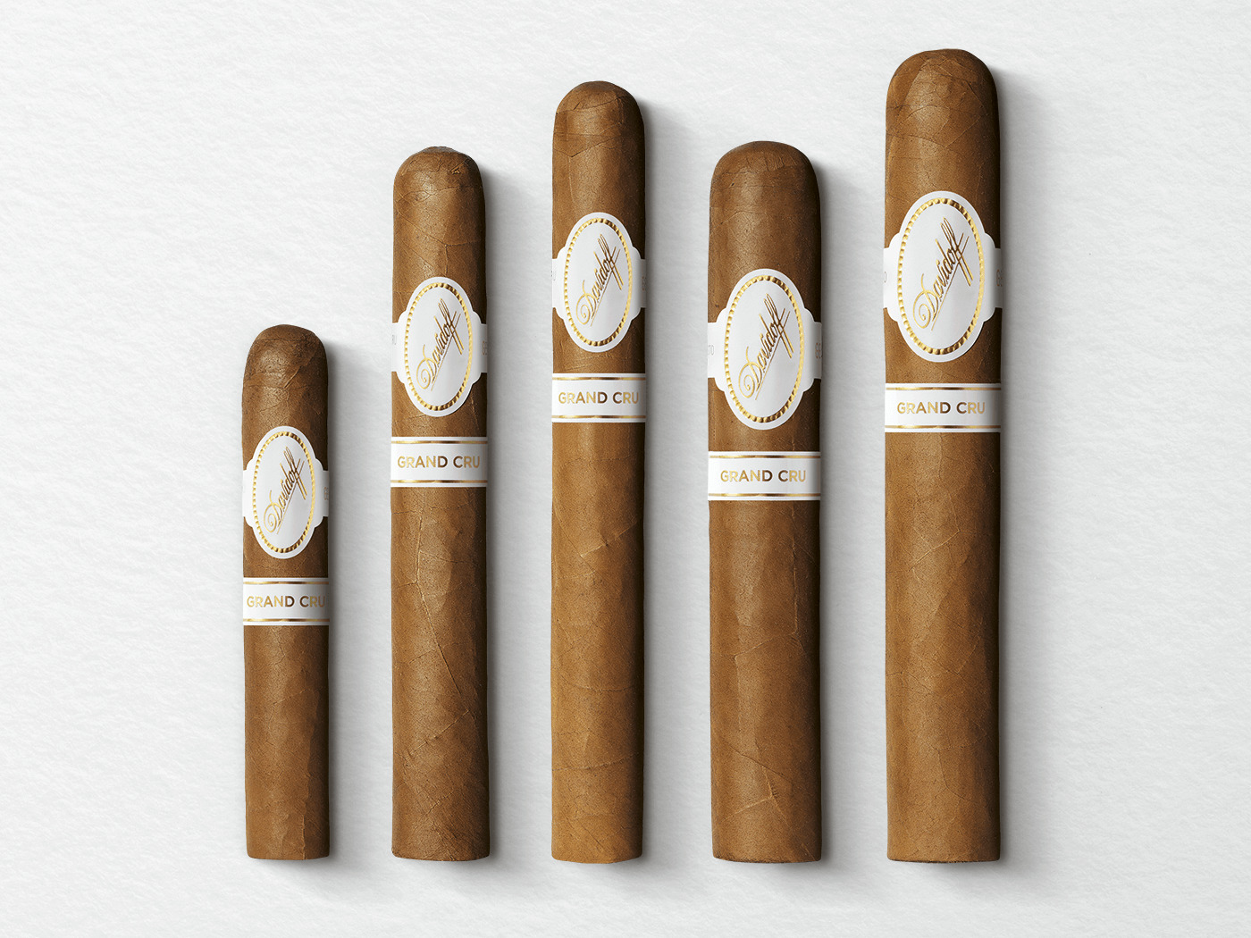 The 5 different formats of the Davidoff Grand Cru line shown next to one another.