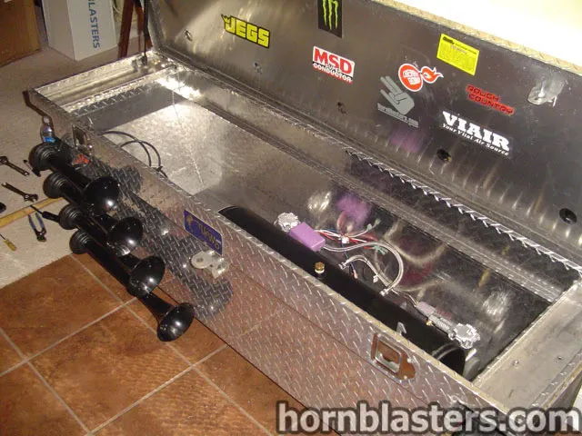 Completed Conductor's Special 844K Train Horn Kit on Johnny's 1997 GMC Sierra 1500 photo 5