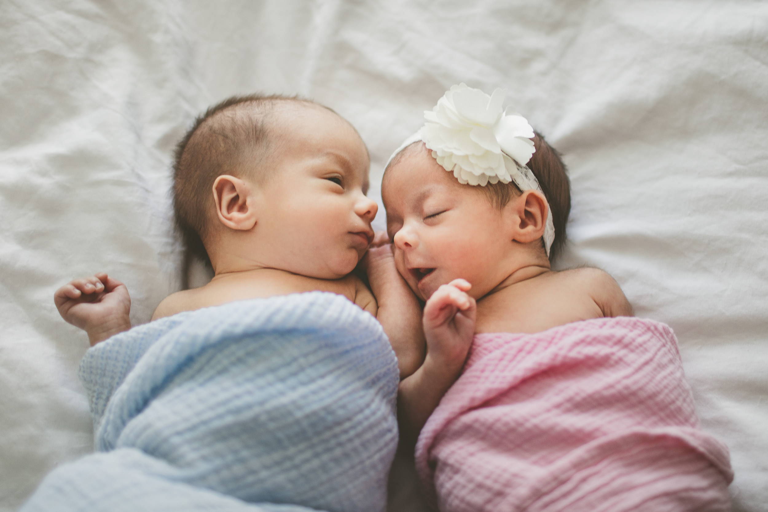 8 Useful Newborn Twin Photography tips