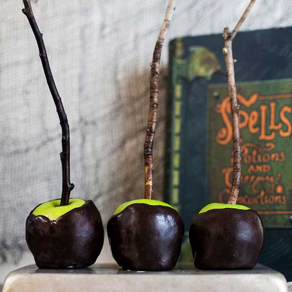 Nature Restore Halloween diy acai dipped candy apples