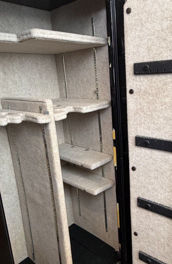 FORT KNOX YEAGER 6031 gun safe exterior with sale price tag on door - SES spring cleaning sale