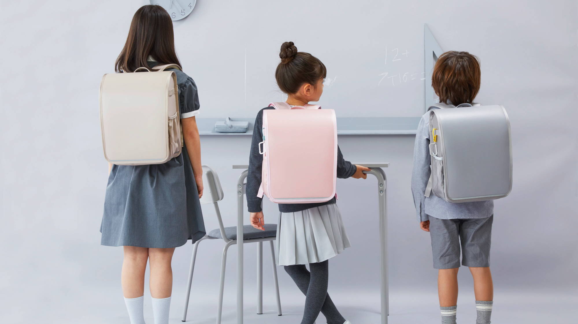 日常を軽やかに彩るランドセル「air ran.」。全12色サンプル常設店舗 