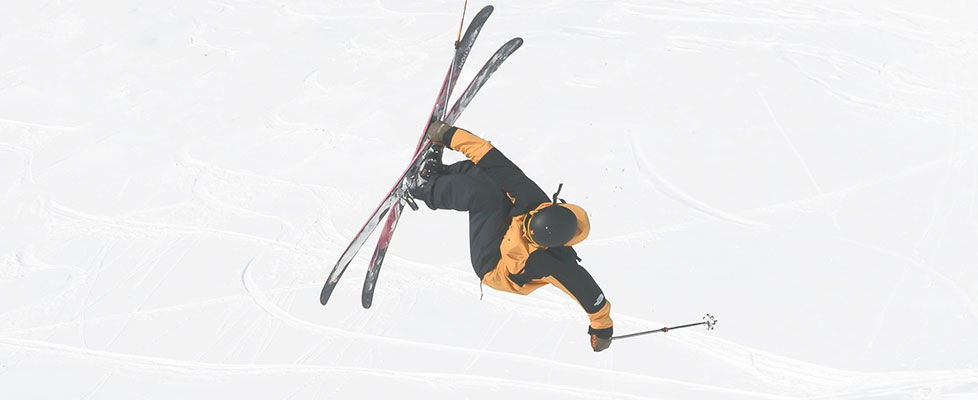FIT & CUT DIFFERENCES IN SKI JACKETS AND SNOWBOARD JACKETS
