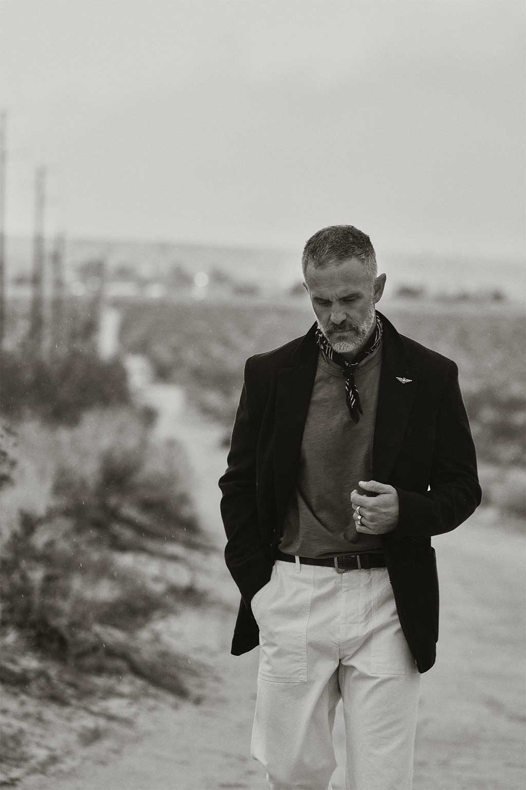 The Italian Tour Knit Sport Coat in Navy