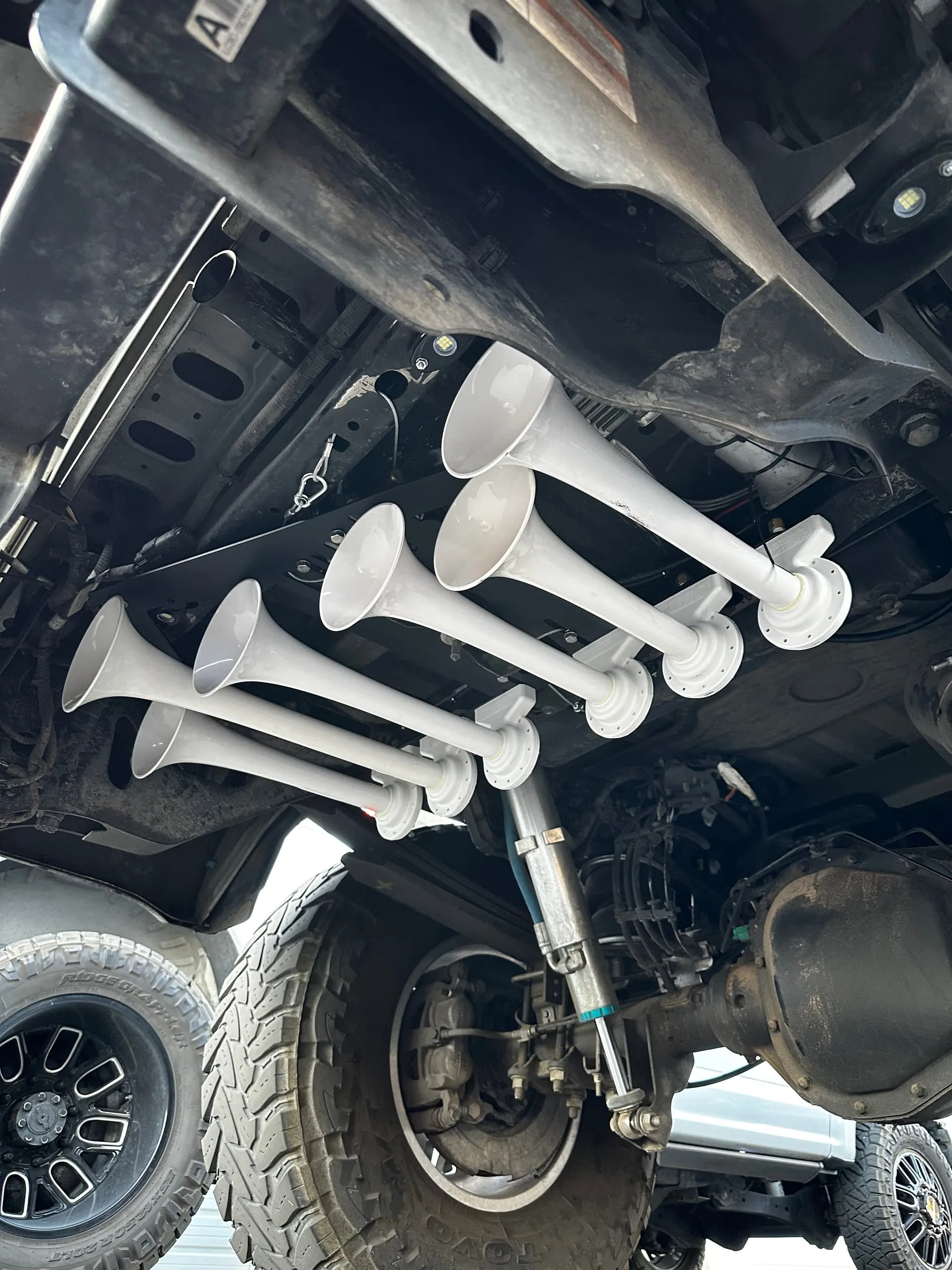 Anthony's 2021 Ford F250 Superduty Train Horn Install