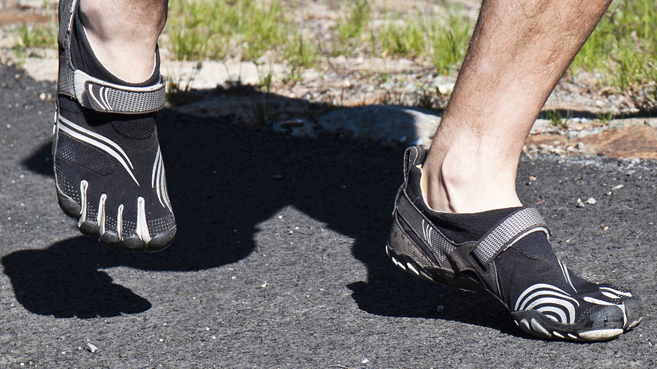 How Barefoot Running Shoes Work HowStuffWorks | vlr.eng.br