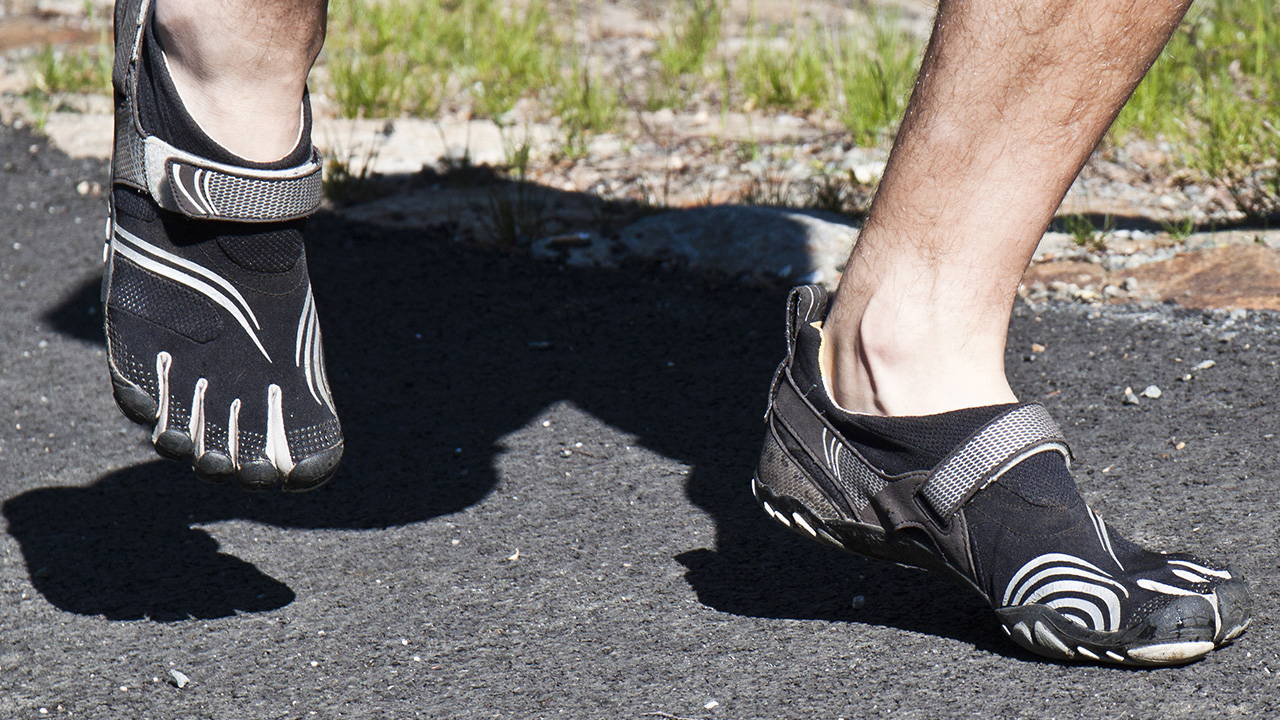 Szafka Analiza Suknia Barefoot Shoes Skromny Macka Obs ugiwa 