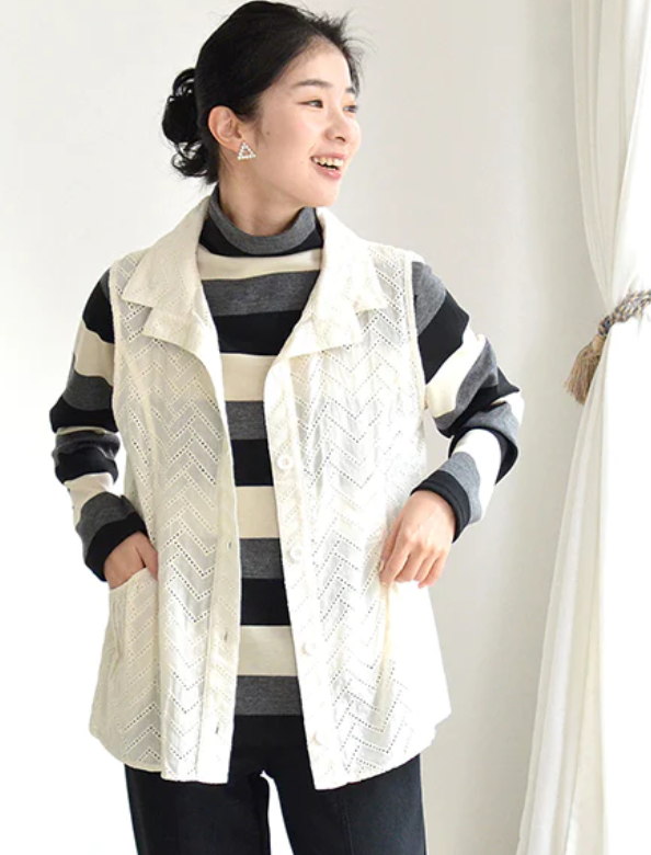 総刺繍レース衿付ベスト