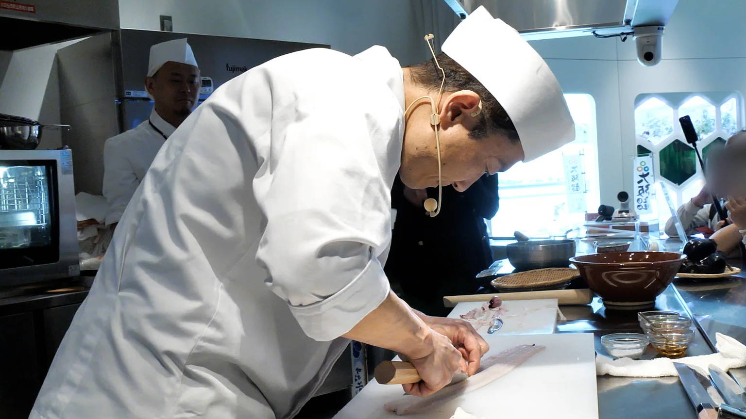 大阪料理会の一員として大阪万博でも登壇した