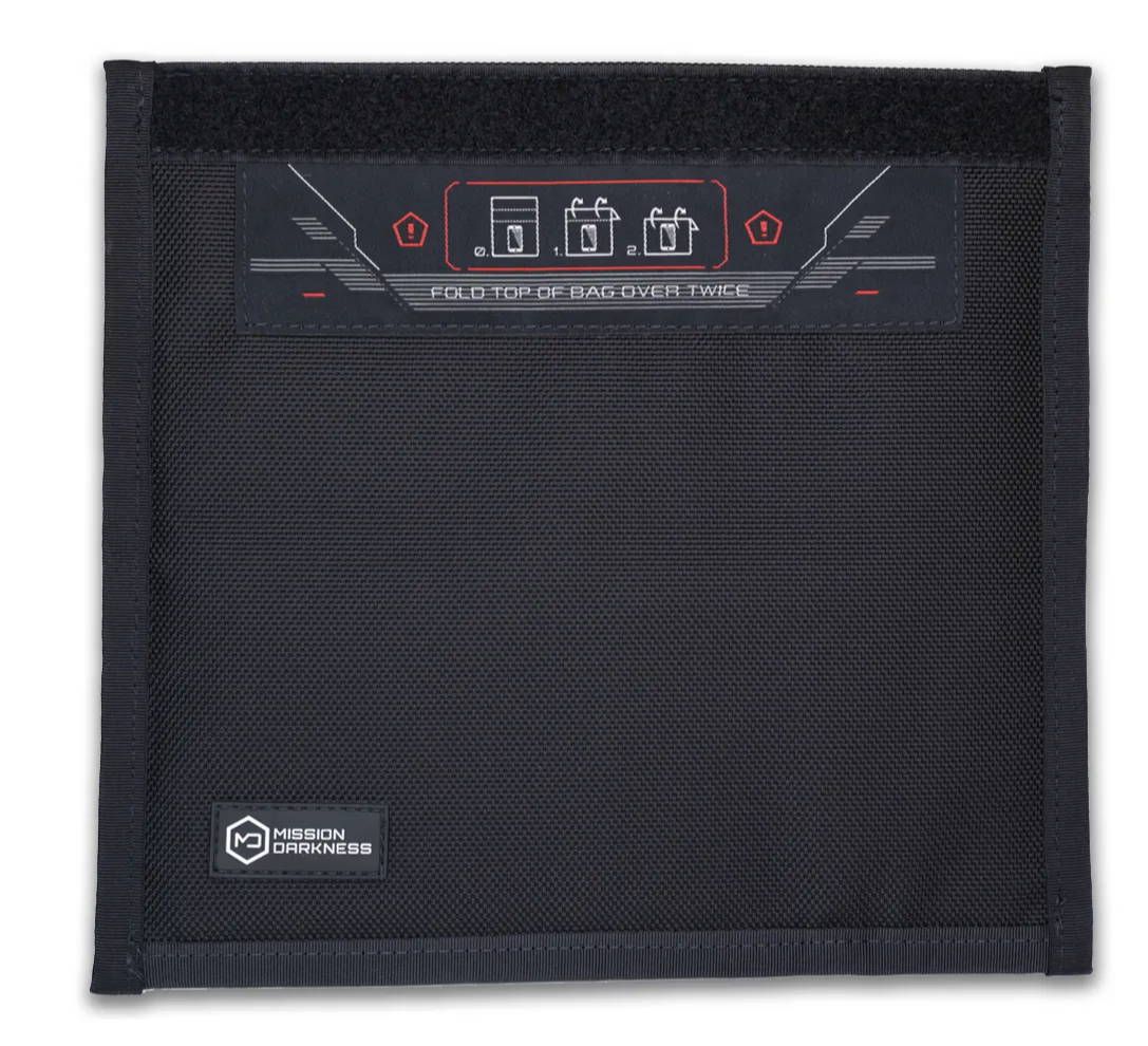 Mission Darkness Non-Window Faraday Bag for Laptops // Device Shielding for  Law Enforcement & Military, Executive Privacy, Travel & Data Security
