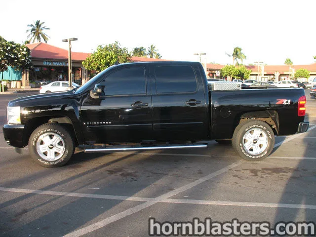 Side or angled exterior Mark's 2007 Chevrolet Z-71 with HornBlasters Shocker XL train horn context gallery photo 2