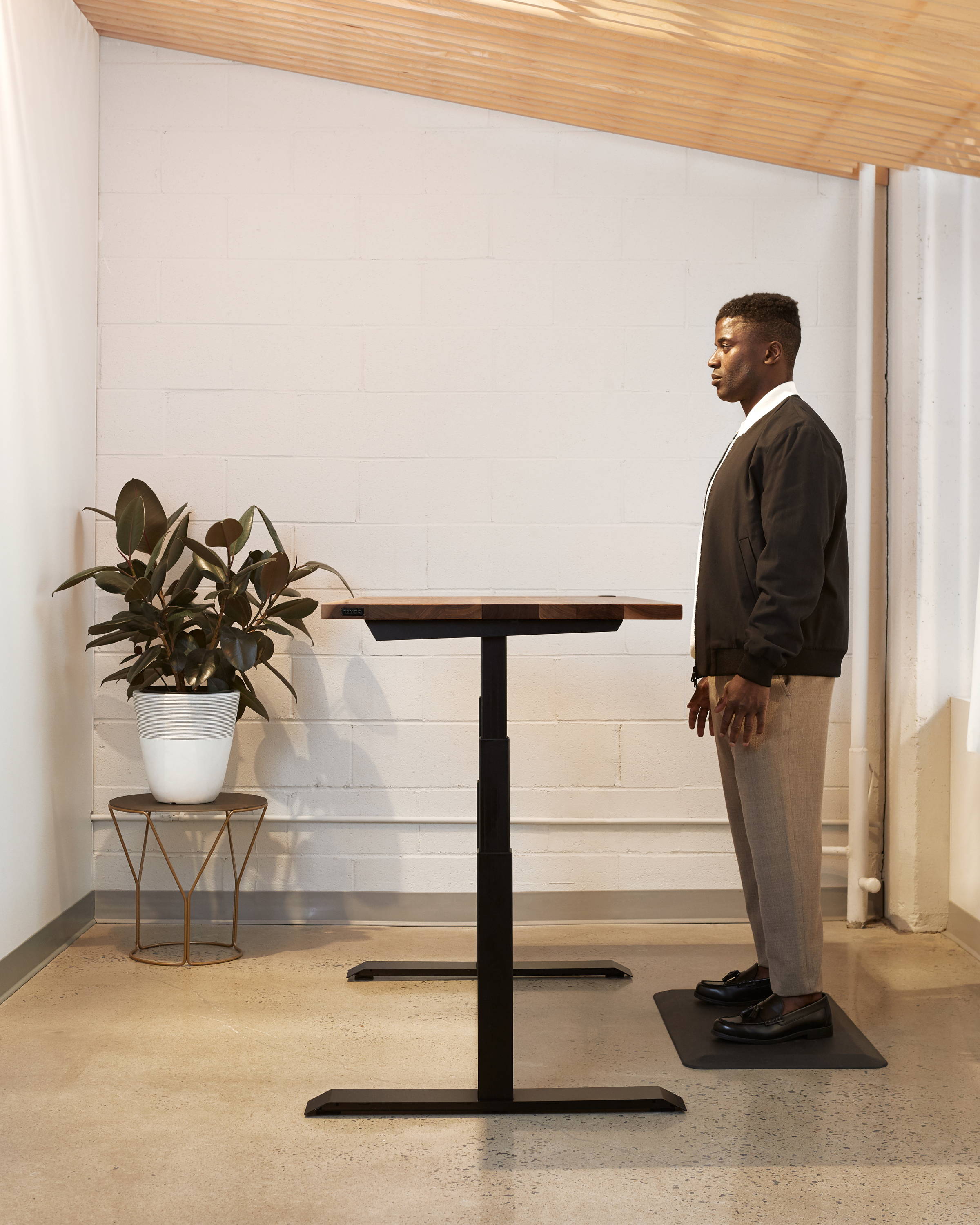 How To Use A Standing Desk Correctly Full Tutorial Ergonofis