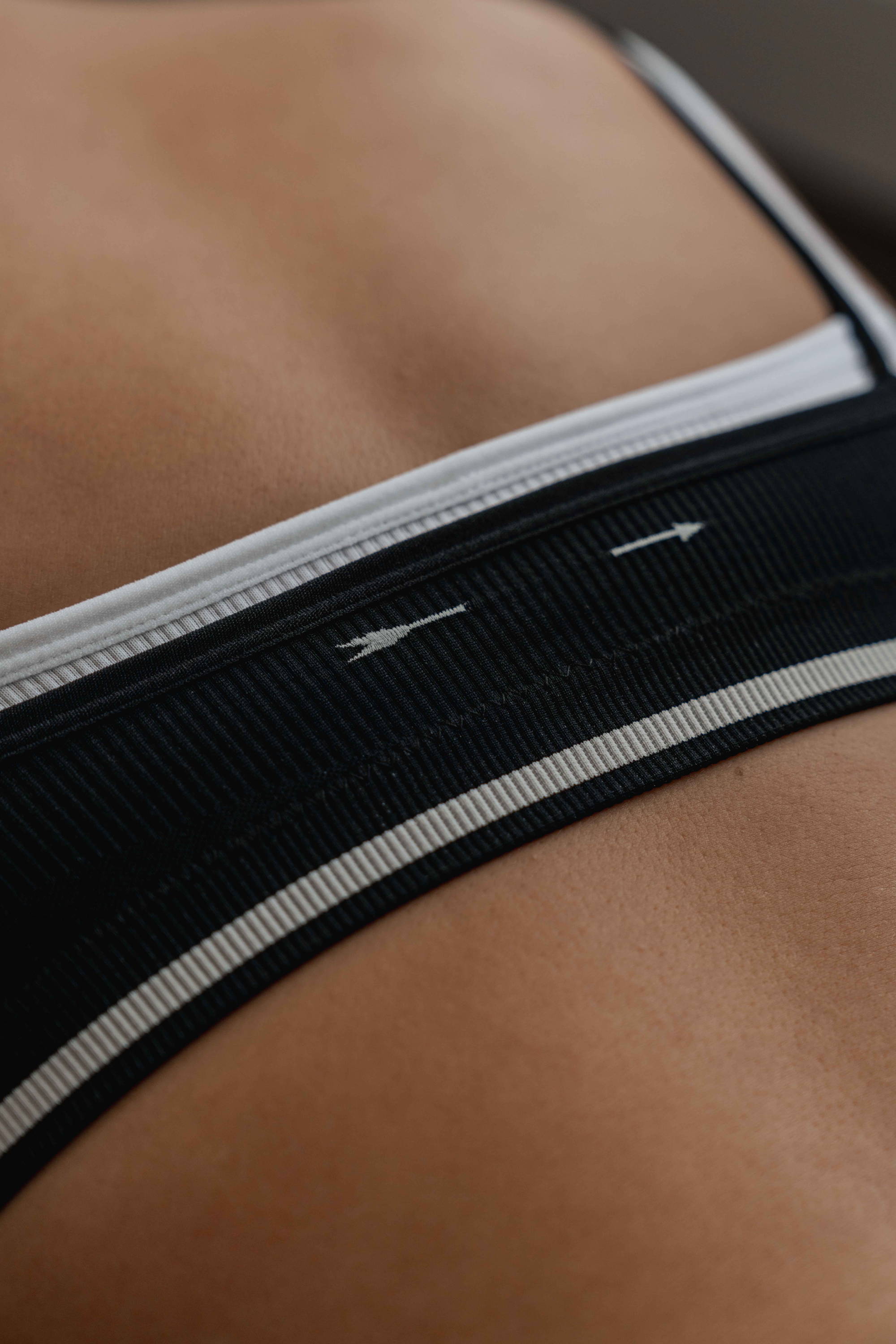 Sports bra in form seamless fabric