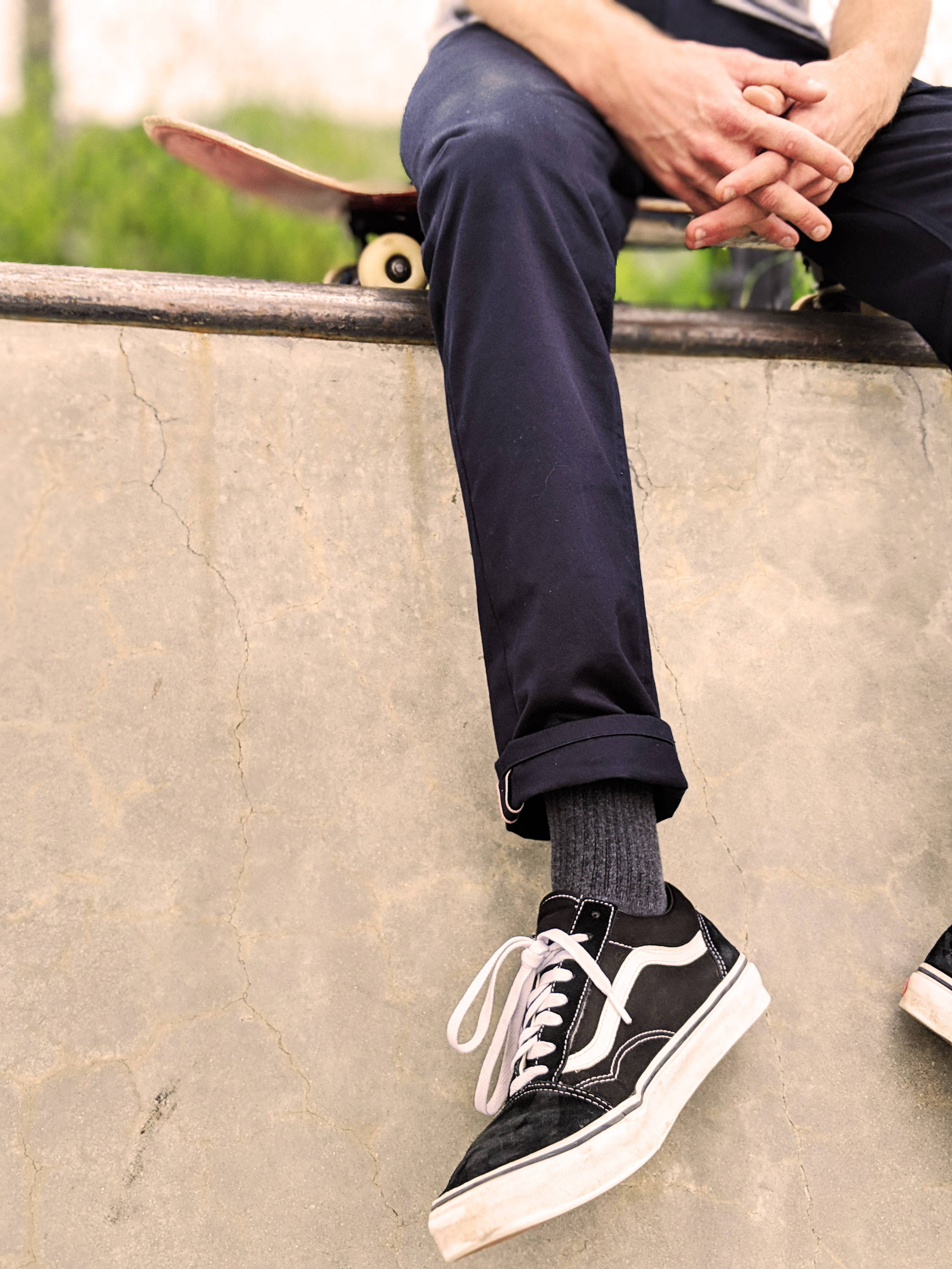 Iron & Resin Tradesman Pant Zoomed In Detail Navy Pant