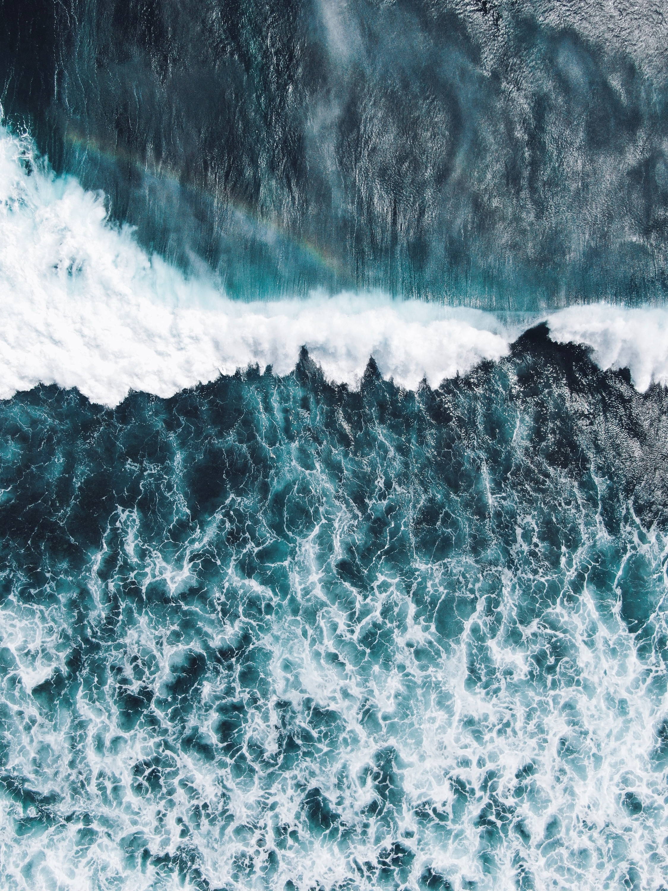 Waves crashing on the ocean