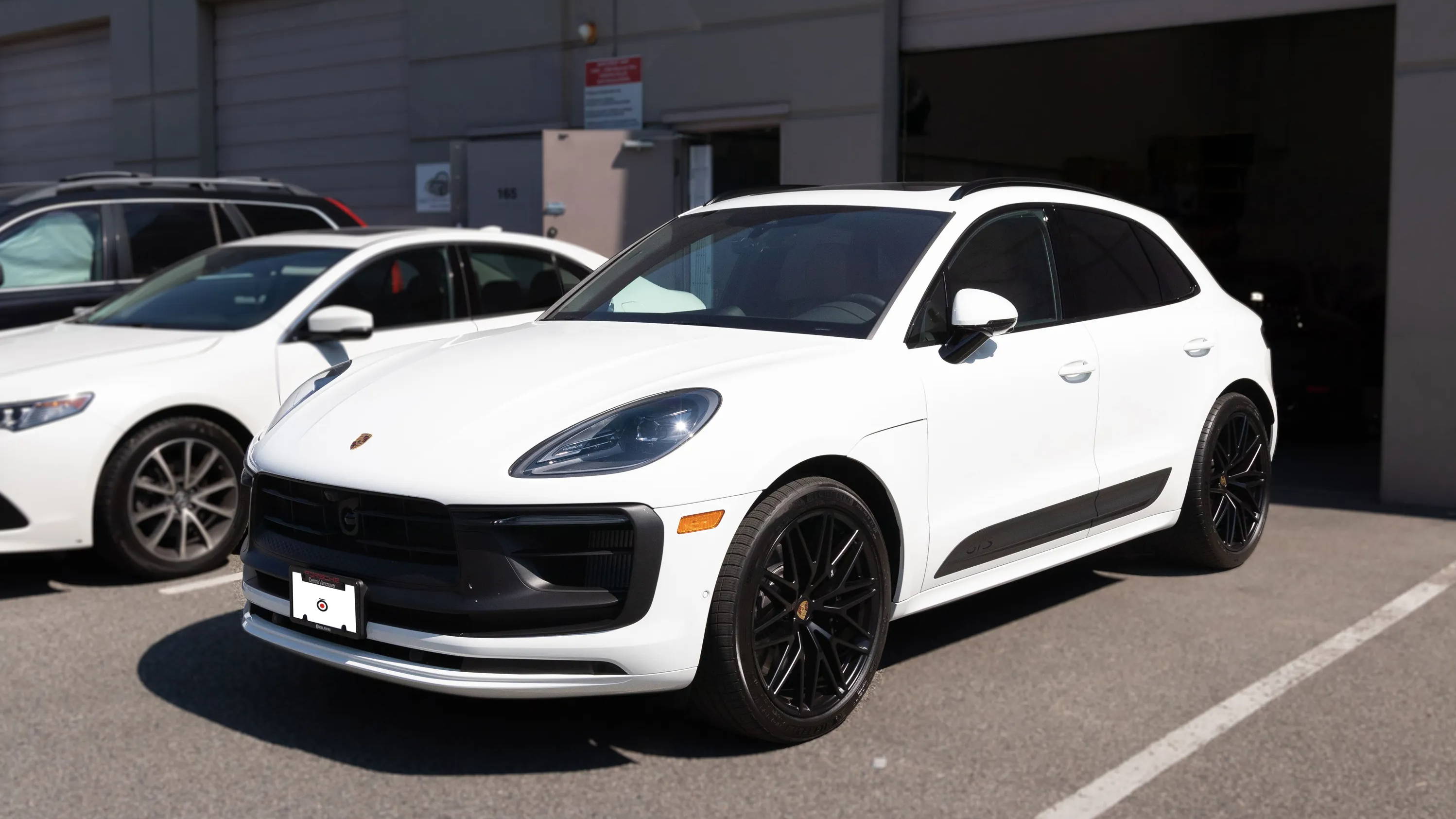 Upper Grille | Porsche Macan S And GTS With Driving Camera Upper Grille | Porsche Macan S And GTS With Driving Camera