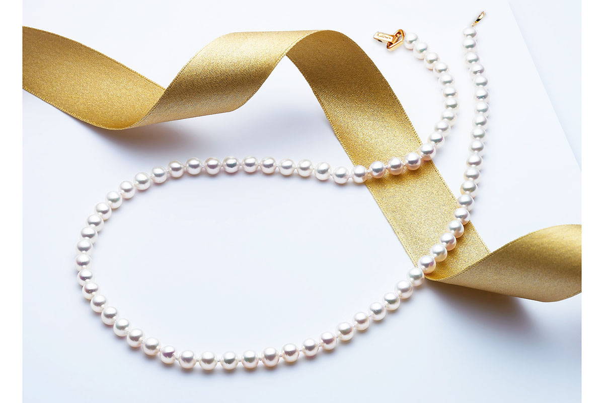 small japanese akoya pearls
