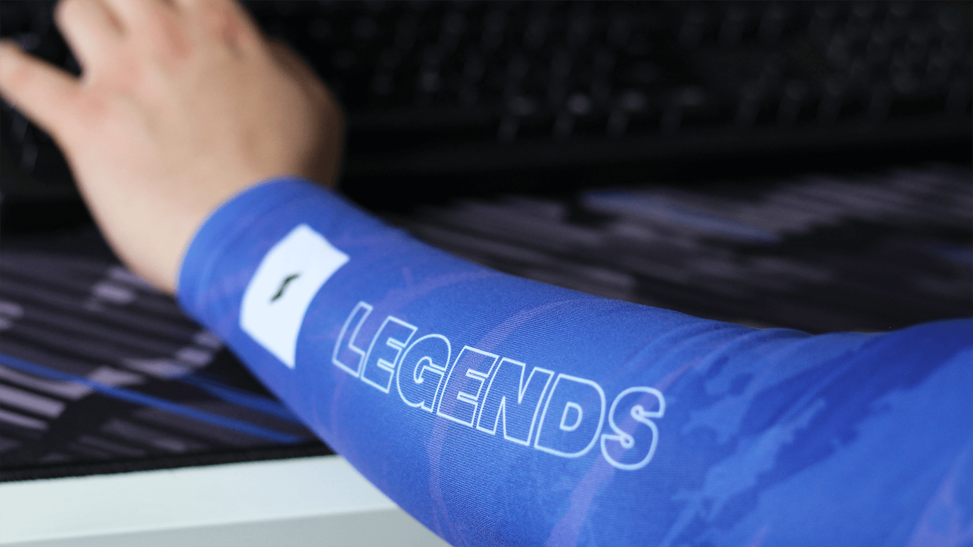 Gaming Sleeve - Become Legends - Esports Custom Sleeve