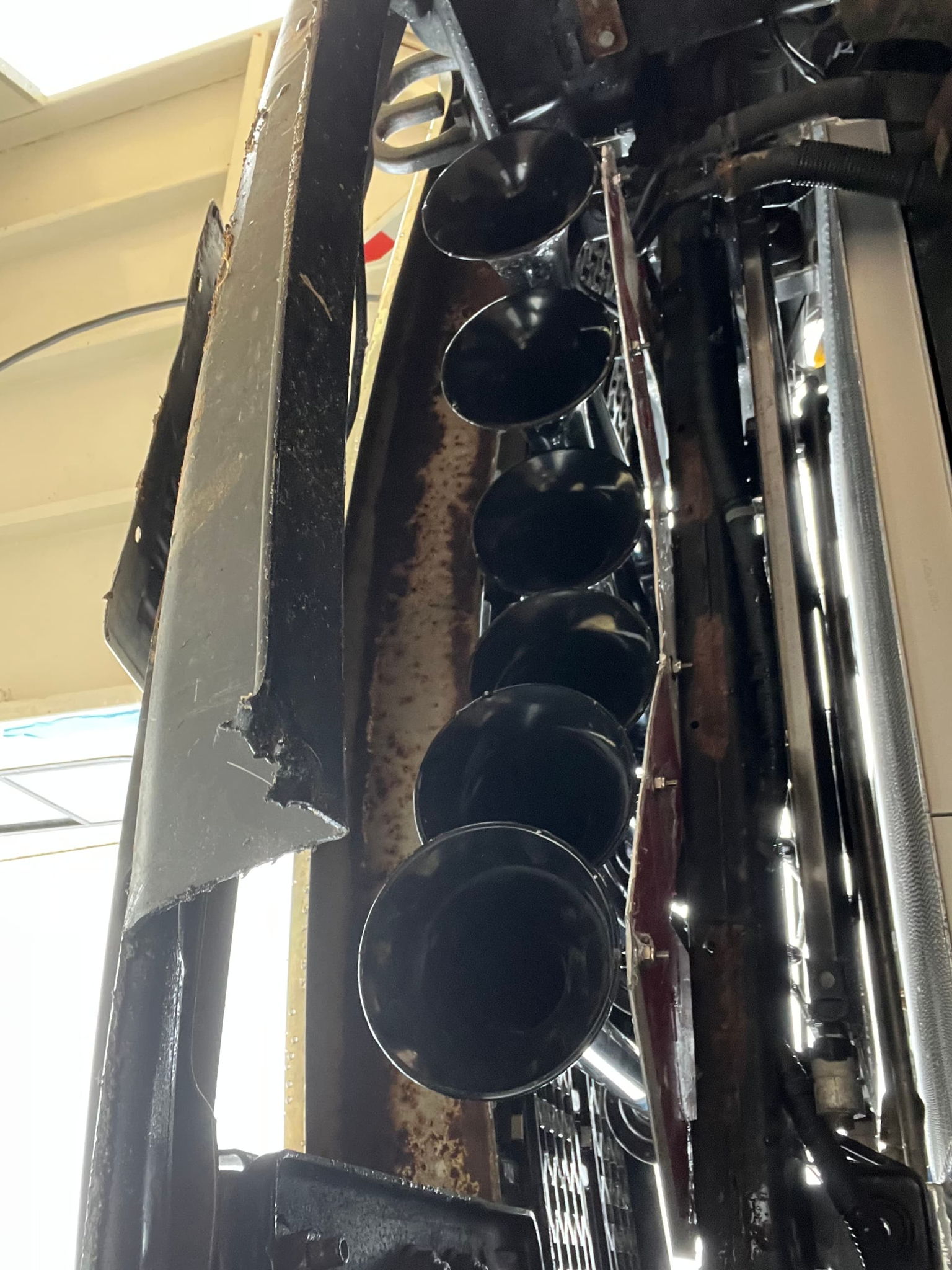 Justin's 2016 Dodge RAM 3500 with Shocker S6 Nightmare Train Horn Kit