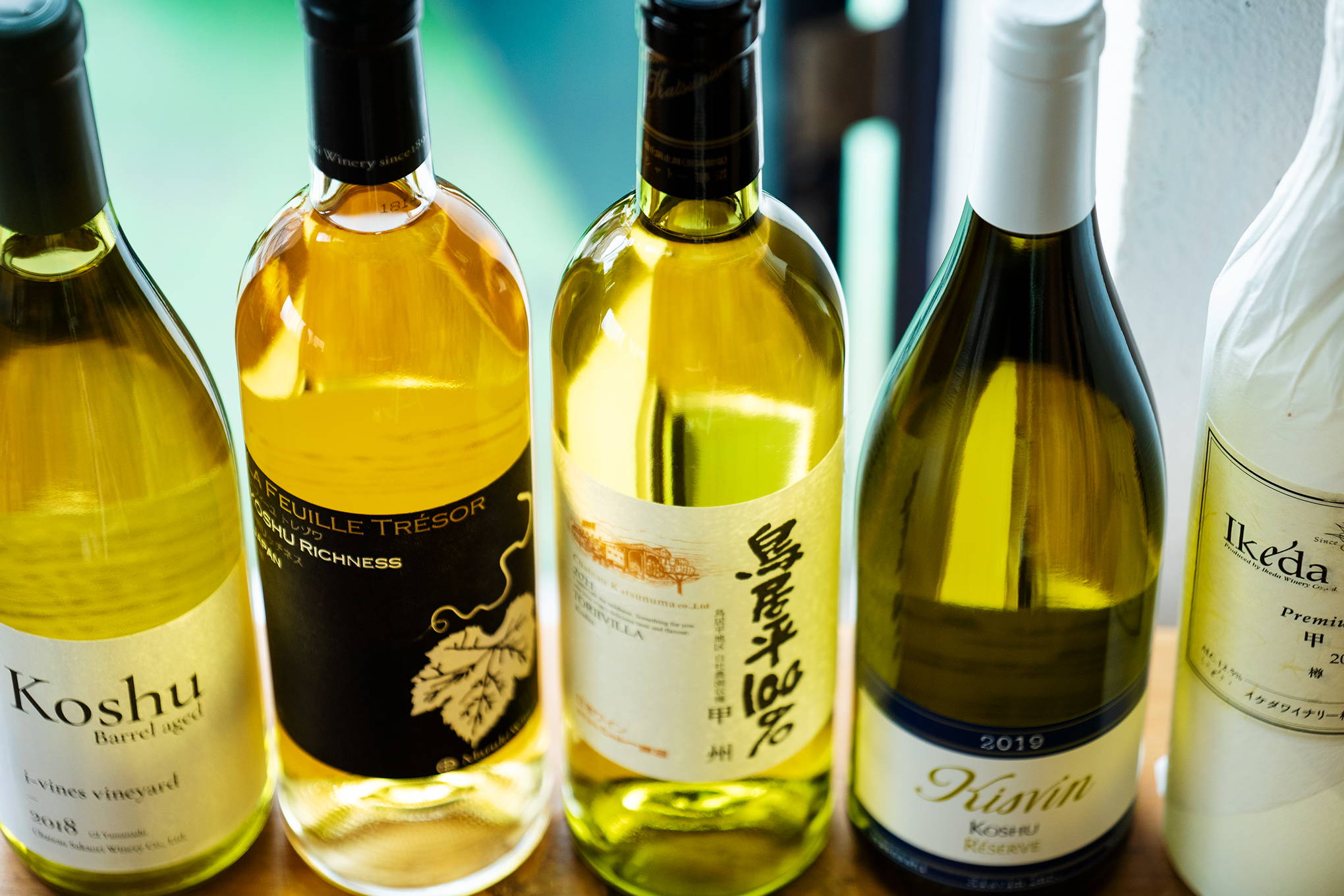 食通をうならせる奥深さ。日本料理に合うワインとしても秀逸！ スタンダードな品種なだけに、ワイナリーそれぞれの個性を比べて飲むのもおすすめ