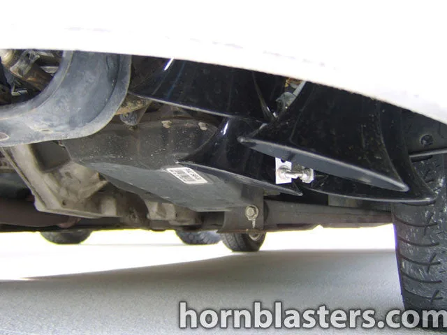 Finished Shocker XL train horn overview on Layne's 2002 Ford Focus HornBlasters gallery photo 12