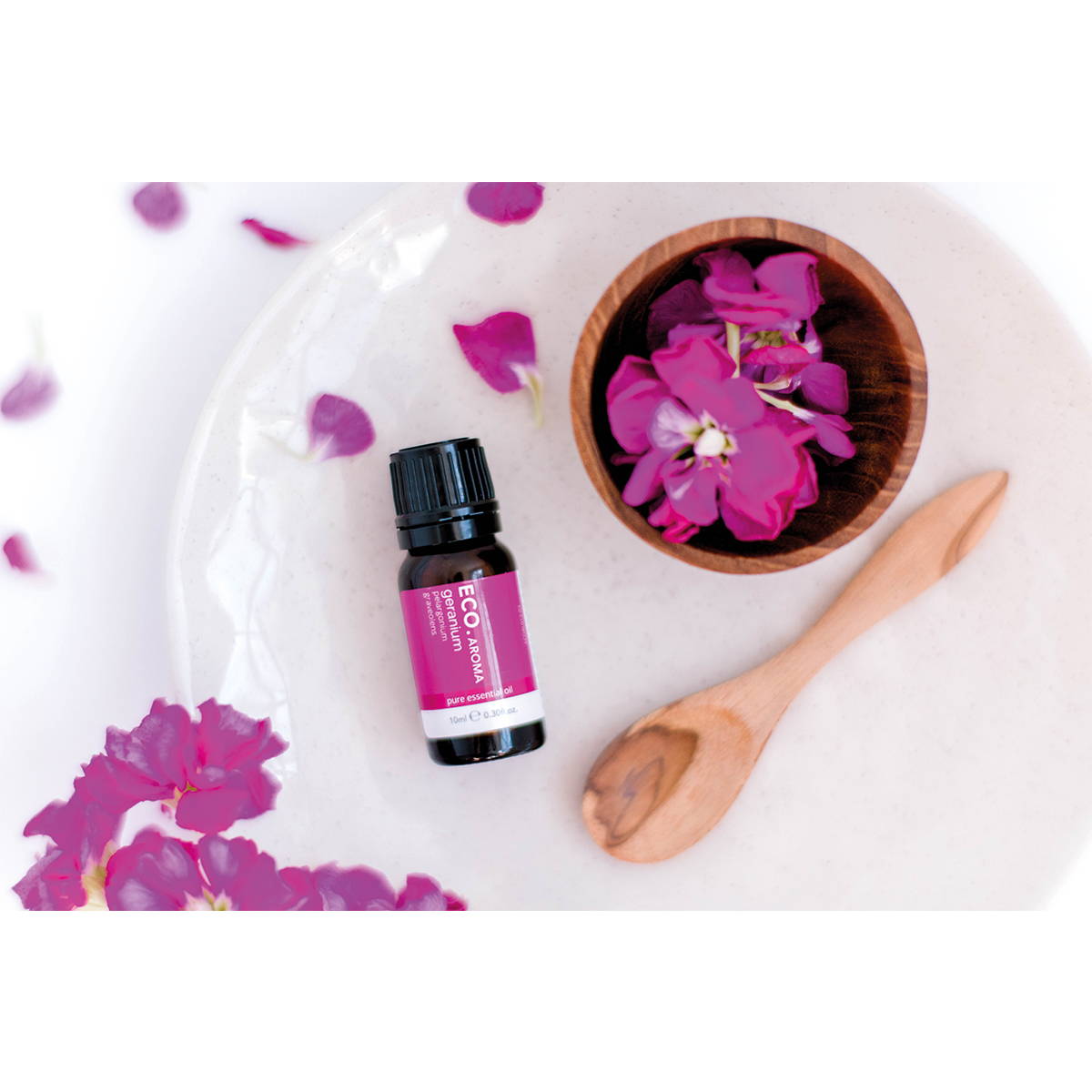 Geranium essential oil