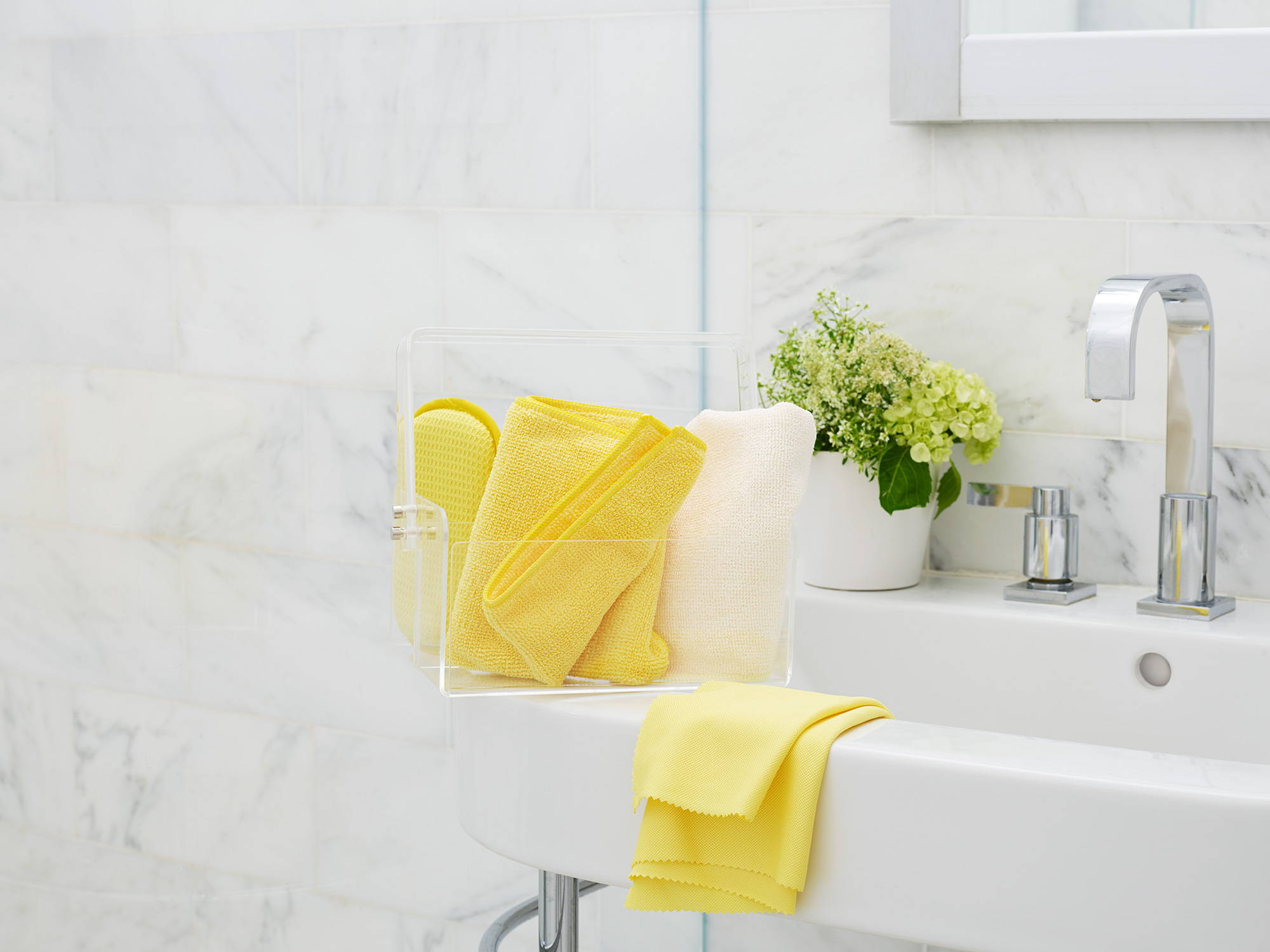 How To Clean White Tiles That Have Yellowed  