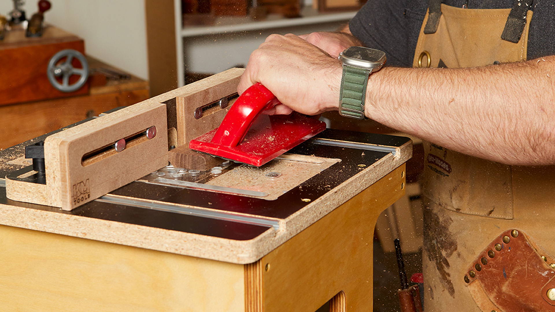 Using Router Jigs - Woodworkers Institute