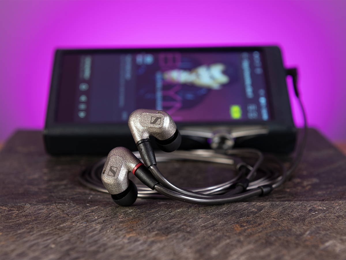 Sennheiser IE 600 with Astell&Kern KANN Alpha DAP on a table